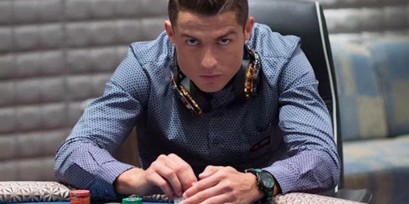 Ronaldo là ai? Cristiano Ronaldo chơi poker 