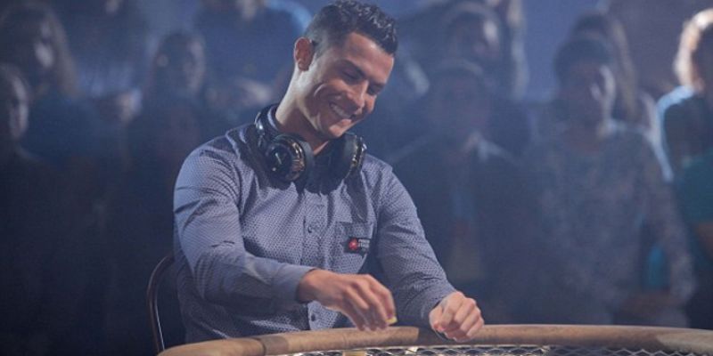 Tại sao Cristiano Ronaldo chơi poker trực tuyến 