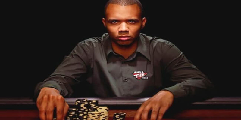 Phil Ivey- một cao thủ chuyên nghiệp chơi Poker